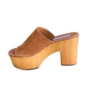 LIKE NEW Steve Madden Platform Slide Sandals